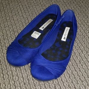 American Eagle Electric Blue Flats size 8